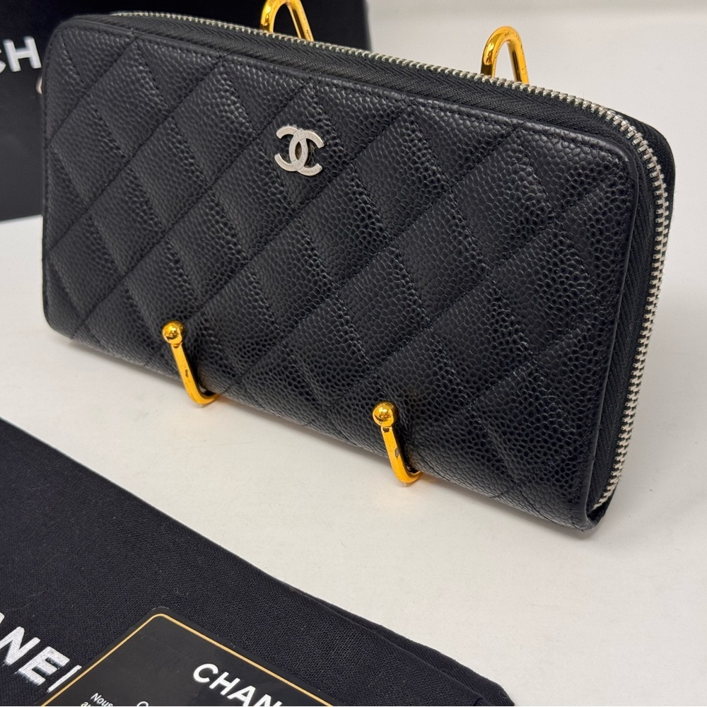 đź’ŻAuthentic CHANEL Black Caviar Quilted Gusset zippy Wallet SHW - Picture 3 of 8
